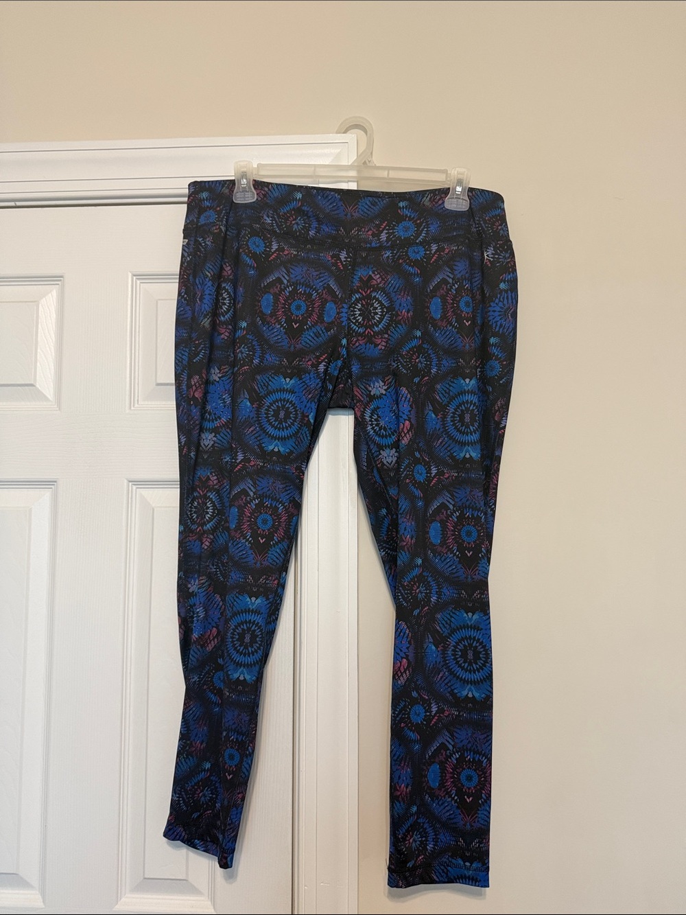 Danskin Now Black Blue Patterned Track Pants